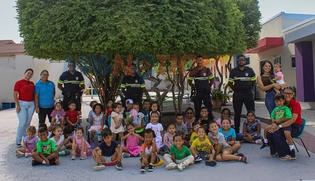 Aruba's K9 Unit Puts on Show for Kids at M-Joy Childcare Center